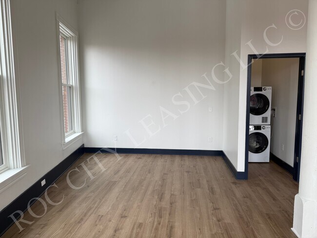 Building Photo - 151 St Paul St