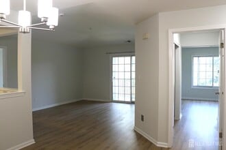 Building Photo - 732 Waterford Dr