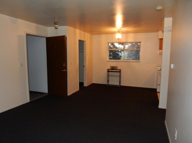 Foto del edificio - 5110 Maple St