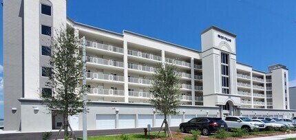 Building Photo - 1805 Riverside Dr