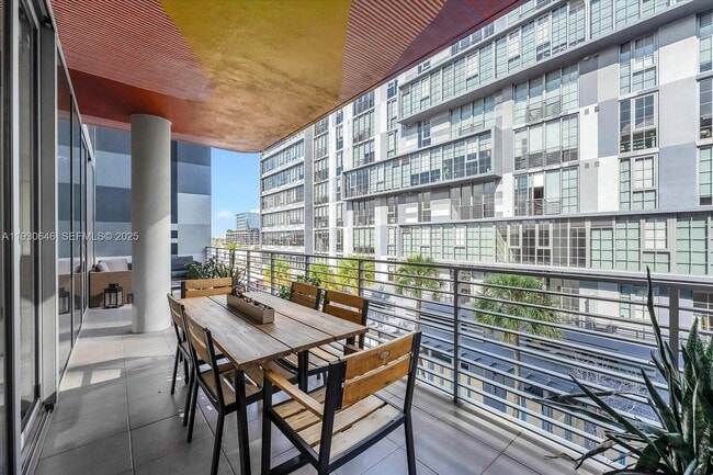 Building Photo - 250 NW 24th St