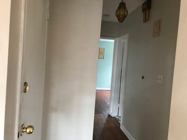 Building Photo - 15043 Bayside Ave