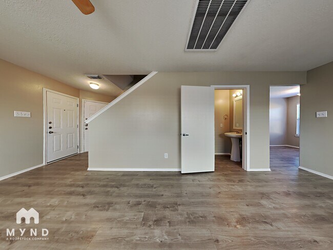 Foto del edificio - 9027 Farm Ridge Ln