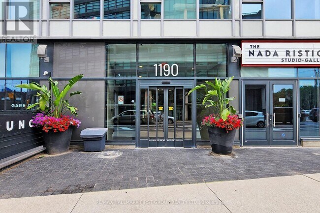 Photo du bâtiment - 1190 Dundas St E
