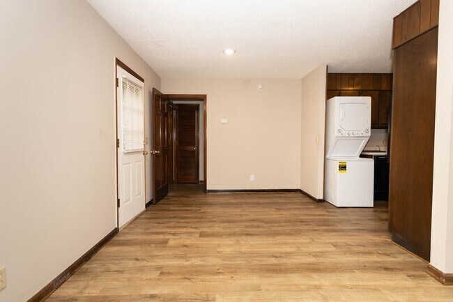 Building Photo - 769 Wilson Cir SW
