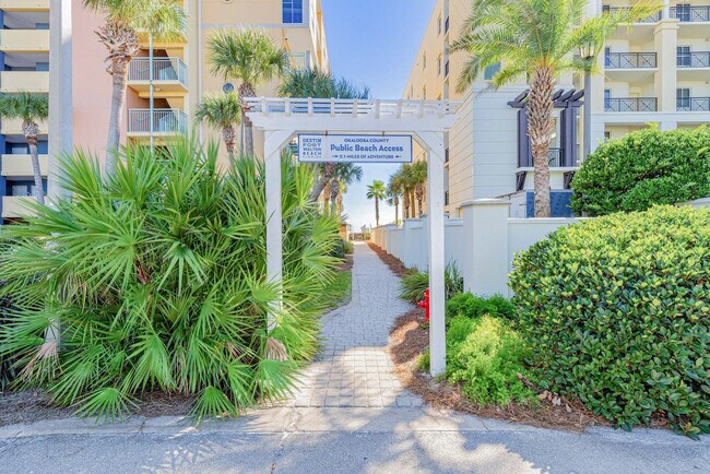 Foto del edificio - 885 Santa Rosa Blvd
