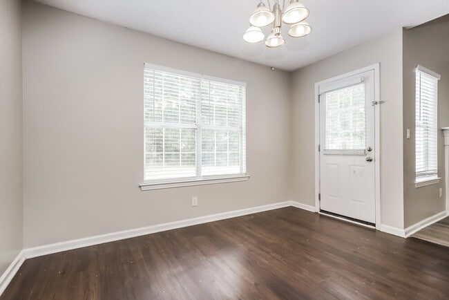 Foto del edificio - 172 Regency Park Dr
