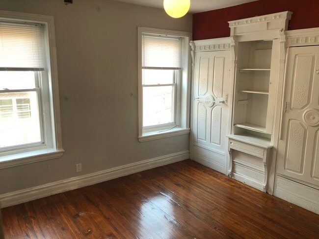 Building Photo - 1824 N Bouvier St