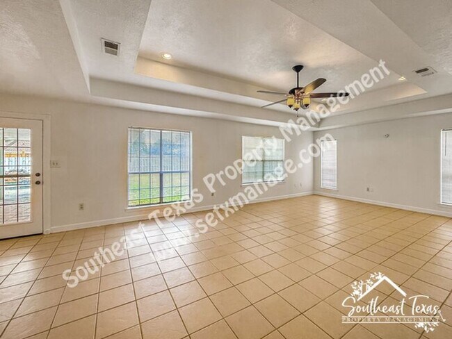 Foto del edificio - 7912 South Dr