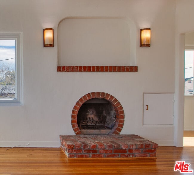 Building Photo - 2534 7th St