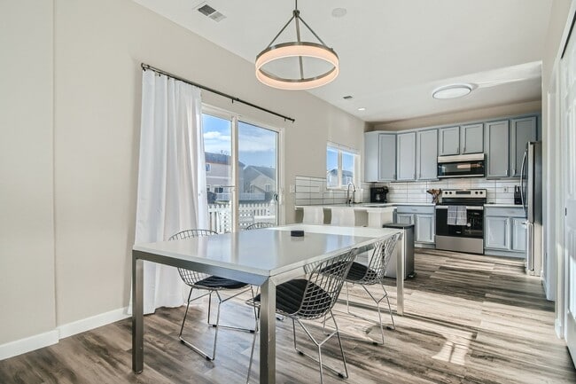 Lovely 3 BDR/3BA Home - 20 Minutes to Denver - Lovely 3 BDR/3BA Home - 20 Minutes to Denver