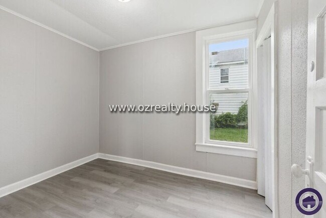 Foto del edificio - 336 Colburn St