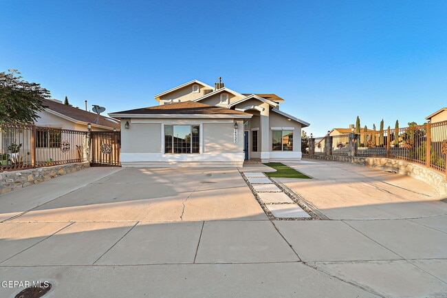 Foto del edificio - 14325 Pacific Point Dr