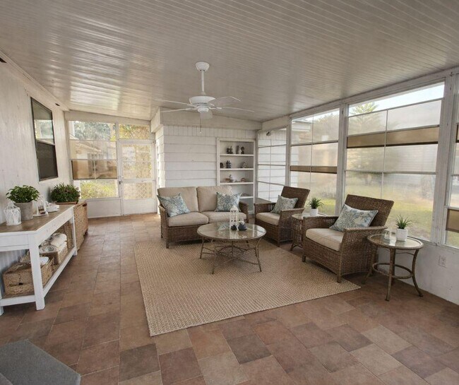 Foto del edificio - 7246 FL-44