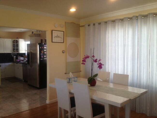 Foto del edificio - 499 Drake Ave