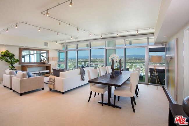 Foto del edificio - 13700 Marina Pointe Dr