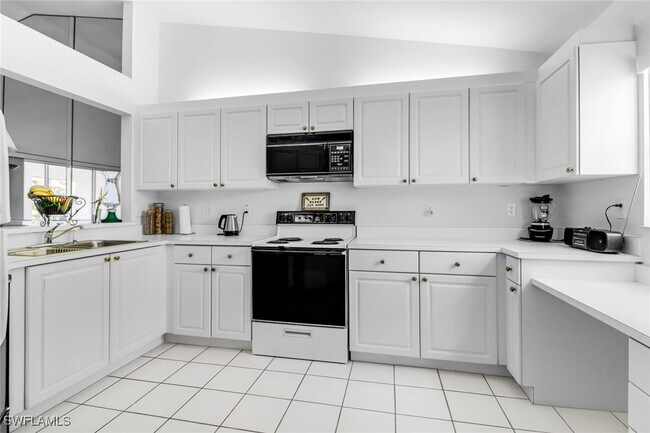 Foto del edificio - 13131 Castle Harbour Dr