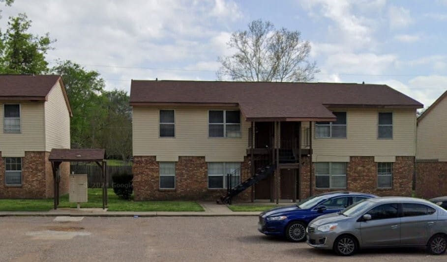 Primary Photo - 208 E Wells St