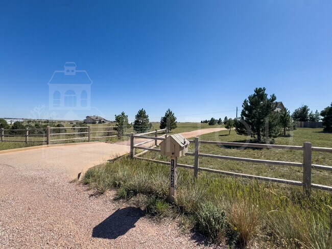 Foto del edificio - Spacious Country Living!