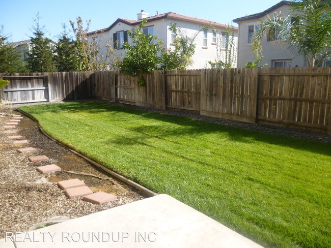 Building Photo - 6700 Camacha Way