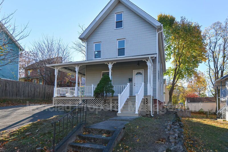 15 Lincoln Pl Unit 2, Bristol, CT 06010 Condo for Rent in Bristol, CT