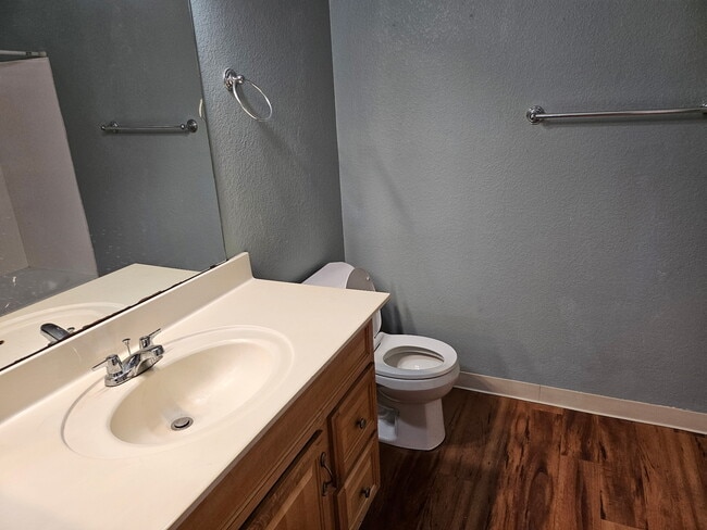 Building Photo - 2929 W Yorkshire Dr