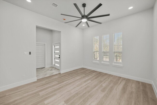 Foto del edificio - 2116 Everett St