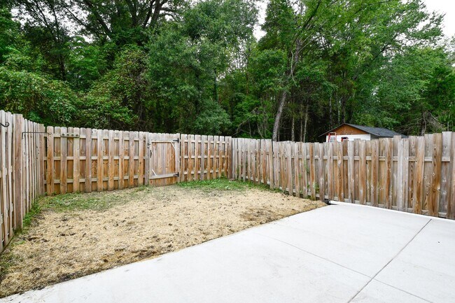 Building Photo - BEAUTIFUL TOWNHOME FOR RENT