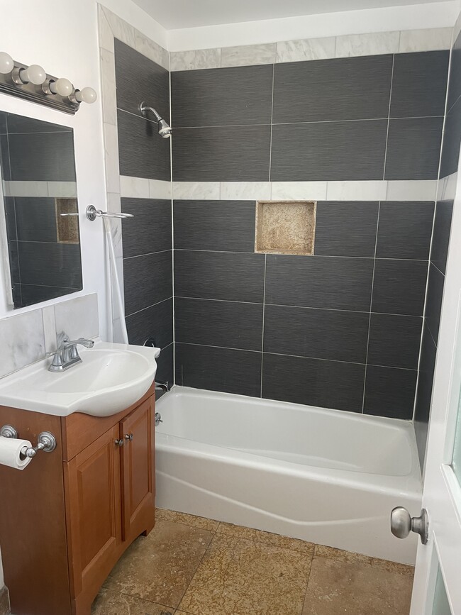 Foto del edificio - 4247 W Slauson Ave