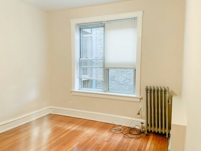 Foto del edificio - 1607-2 West Berteau Avenue, Chicago, IL 60...