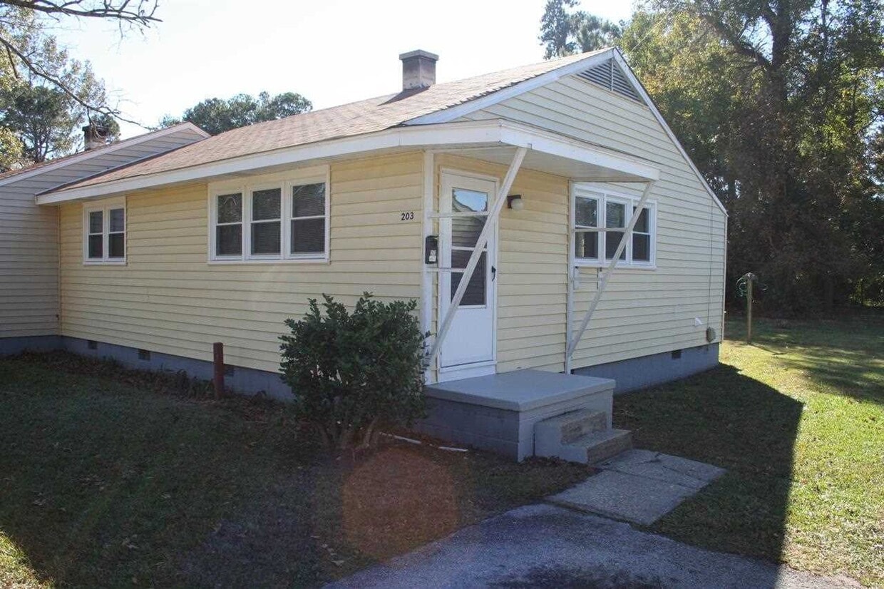 Primary Photo - 203 York St