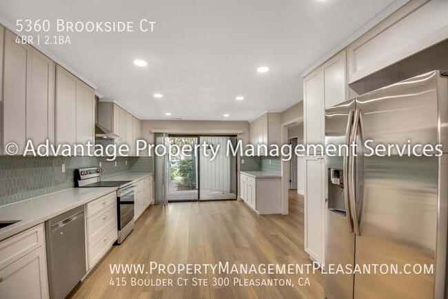 Building Photo - 5360 Brookside Ct