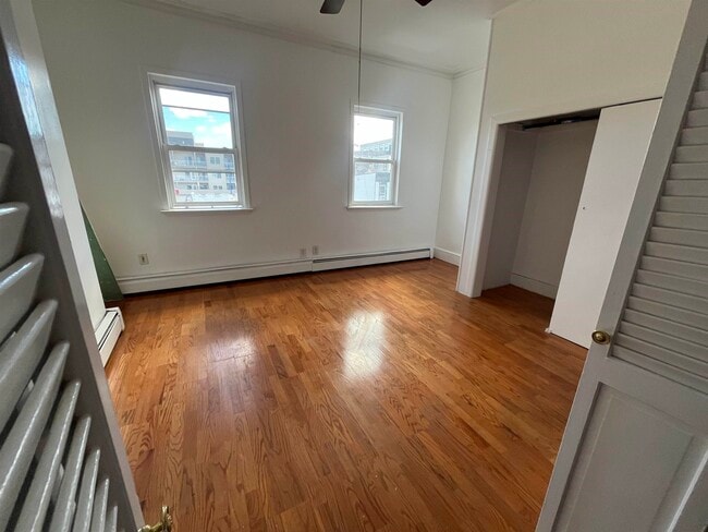 Foto del edificio - 3817 John F. Kennedy Blvd