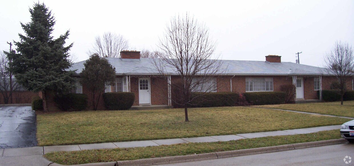 Foto del edificio - 1790-1796 Ridgecliff Rd