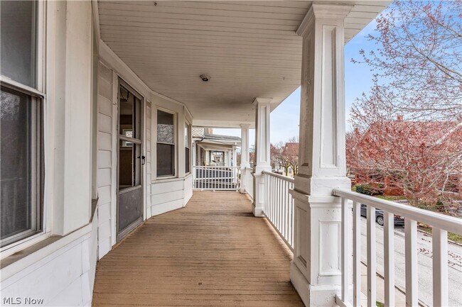 Building Photo - 2085 Robin St