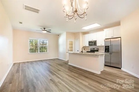 Foto del edificio - 9036 Bradstreet Commons Way