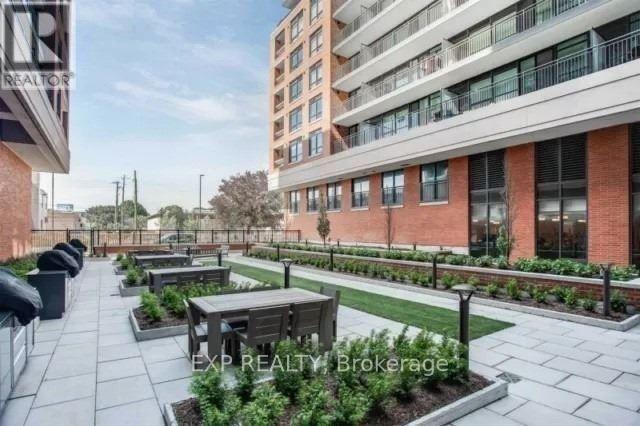 Building Photo - 3091-3091 Dufferin St