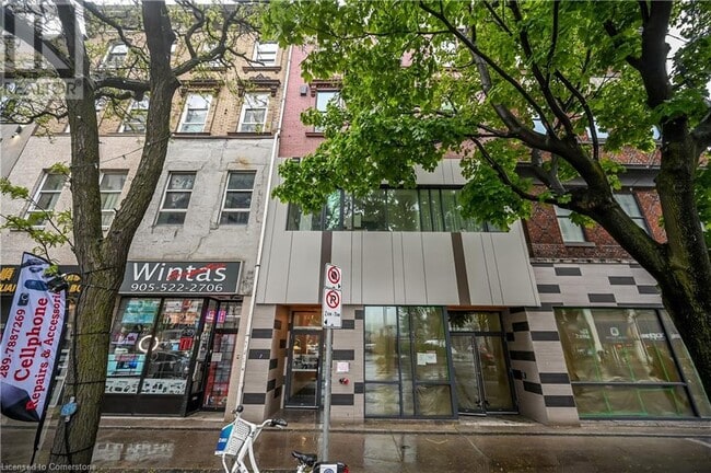 Photo du bâtiment - 121 King St E