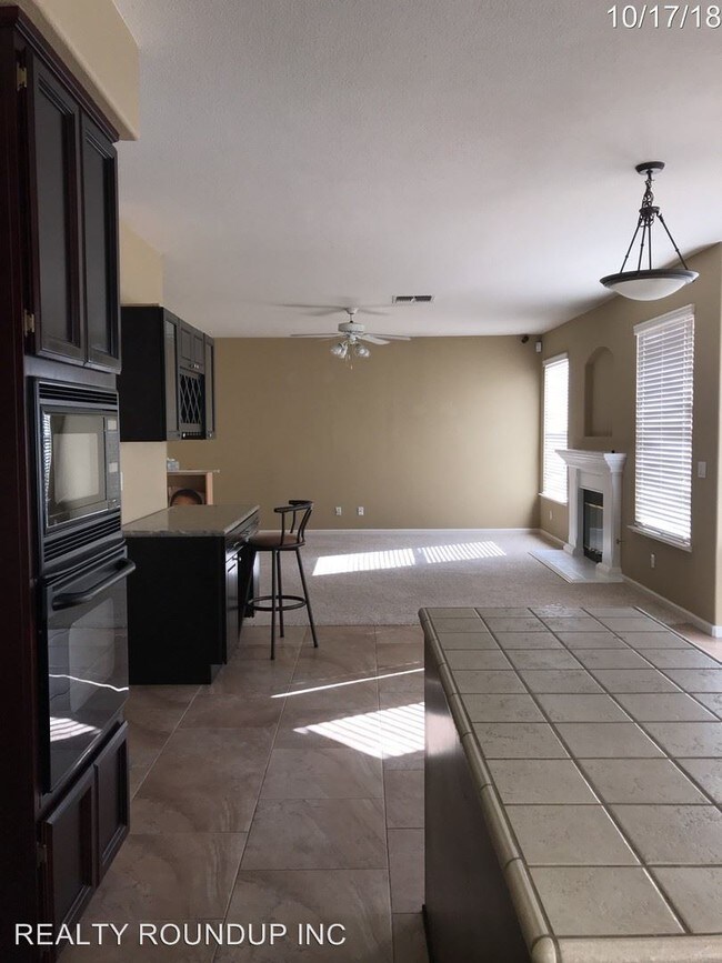 Building Photo - 5 br, 3 bath House - 2528 Black Tern Way