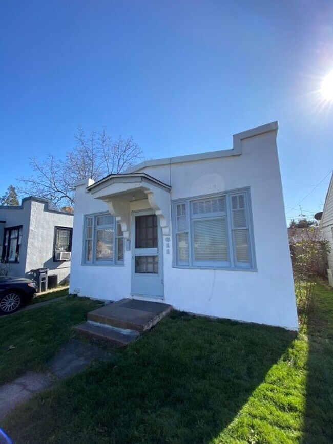Foto del edificio - Quaint 1 Bed 1 Bath Home in Medford