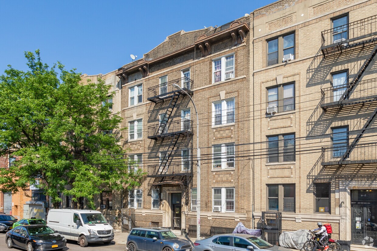 Primary Photo - 3925 24th St