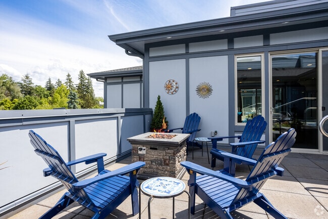 Rooftop Patio - 72nd Apartments