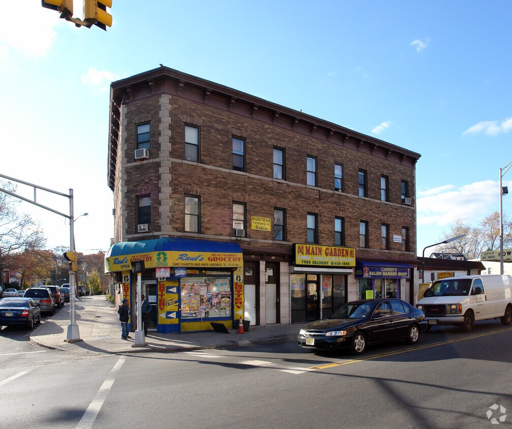 Primary Photo - 895-899 Main Ave
