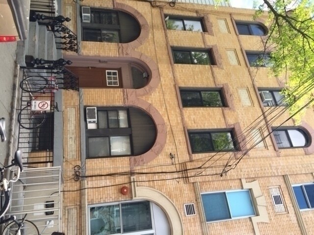 Foto del edificio - 242 kingsland ave