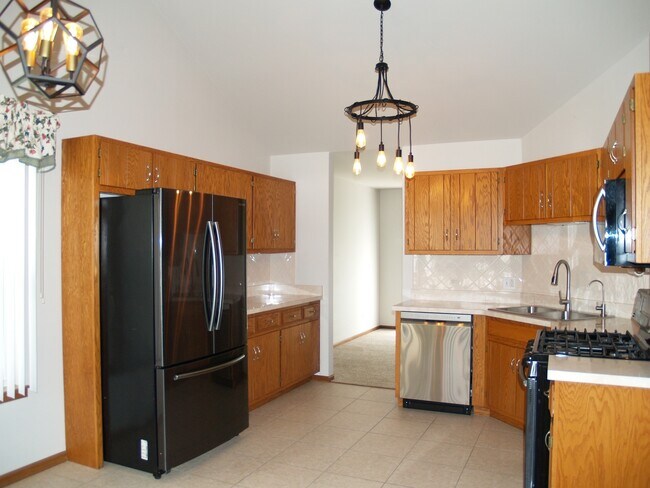 Building Photo - 4707 Mikasa Ct