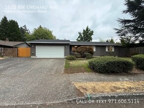 Building Photo - 1628 NW Orchard Ave