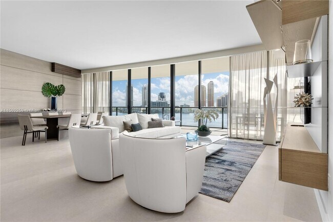 Building Photo - 5000 Island Estates Dr