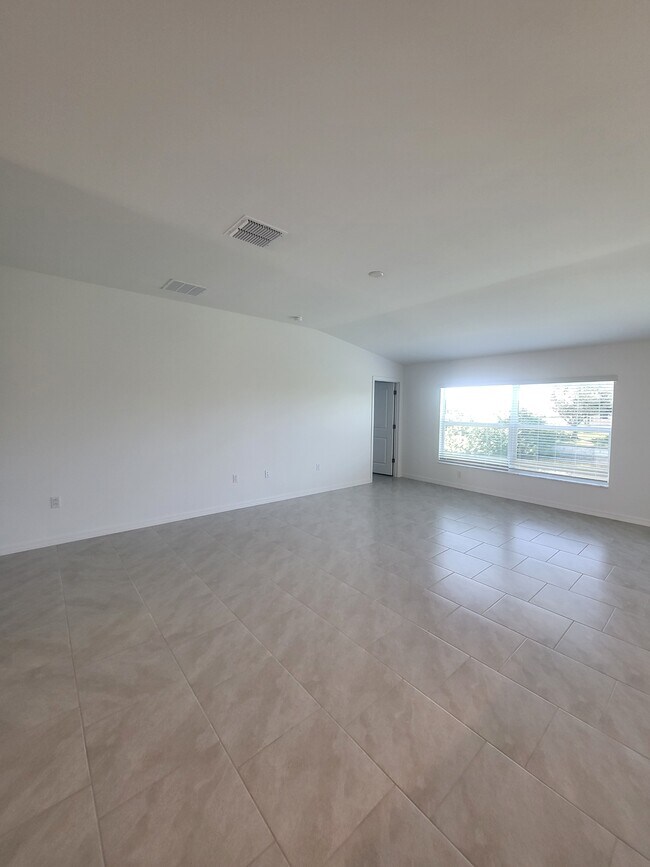 Foto del edificio - 1204 NW 13th Terrace