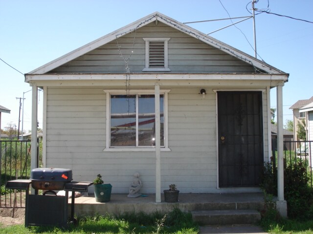 Building Photo - 1764 Harbor Ave