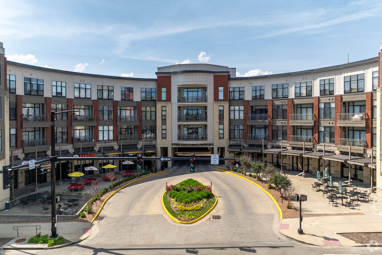 Primary Photo - Centercourt Condominiums